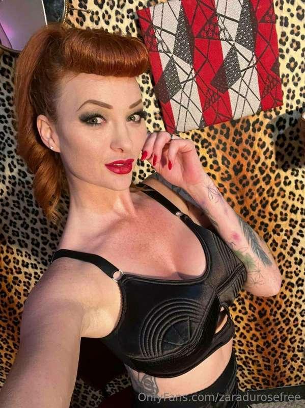 Can you imagine what's underneath this?

VIP @zaradurose