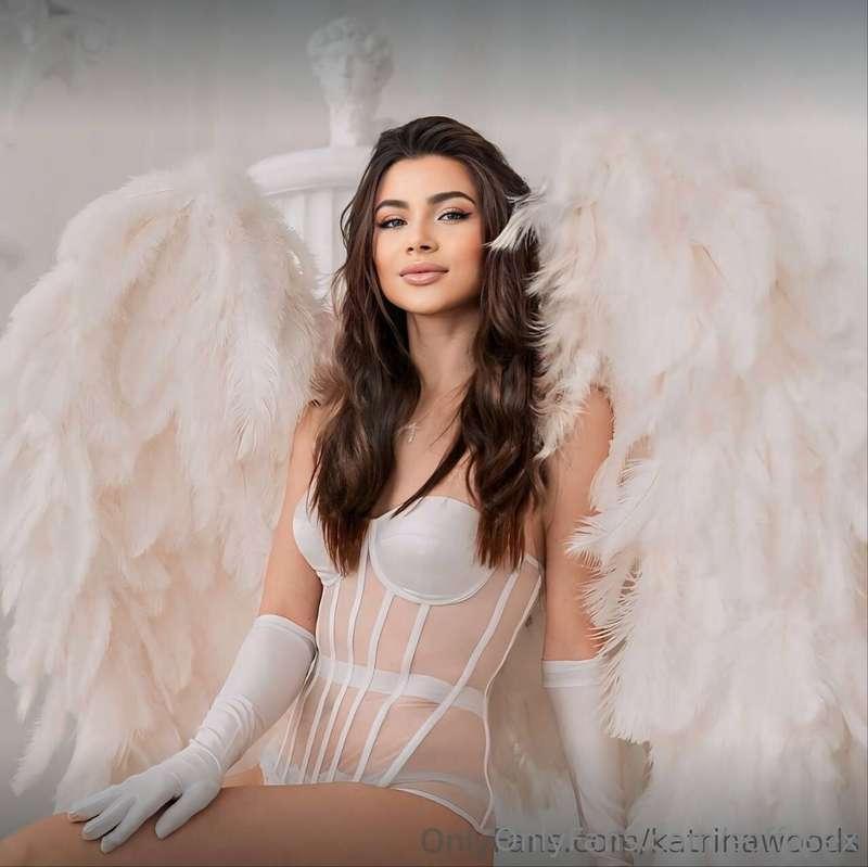 Follow free 👉 @your_princess_dana 💖
She just turned 18 and h..