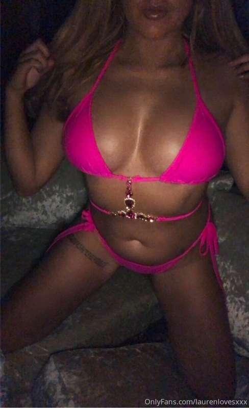 Happy Friday lovers!!! Make sure to check your DMs 😈💕😈