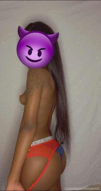 sexilexi69_ image #0