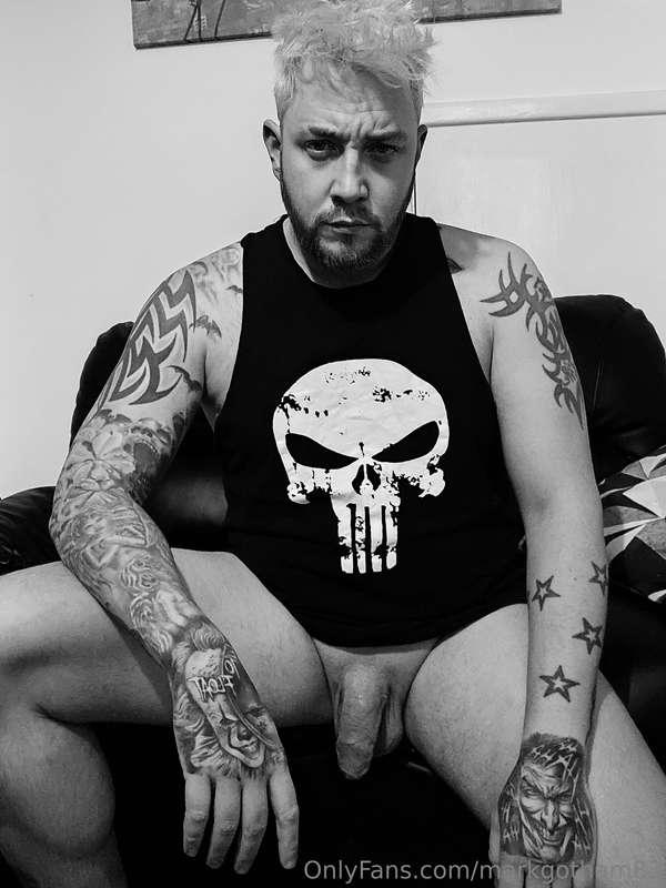 Just chilling with a flop on 😀 what about you?