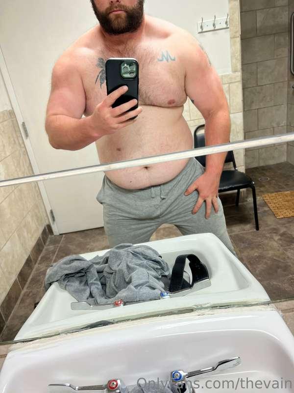 You would love gym trips with daddy I get so horny