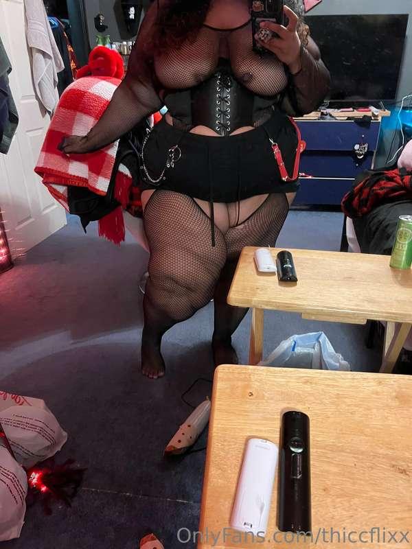 SEXY DEMON GIRL NEAR YOU SAYS HAND OVER YOUR WALLET 😈😈😈