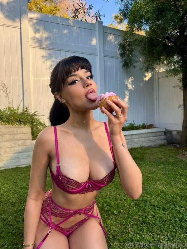 literally showing you how i want you to lick me 👅