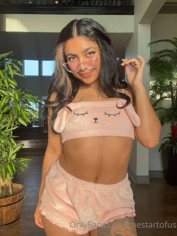 Read me a bedtime story and fuck me? 😉🥰