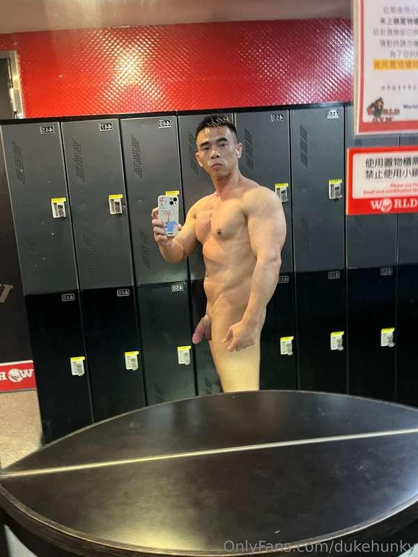 Muscle and big dick worship (especially intense after gym se..