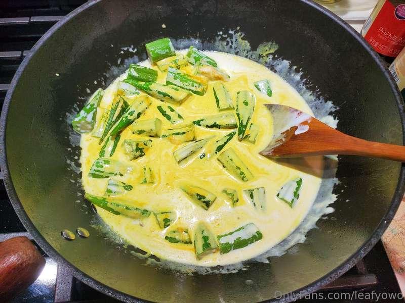 Okra Potato Coconut Curry 🍛 