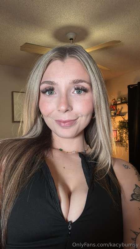 i can't wait to land my lips on your... wanna guess? it star..