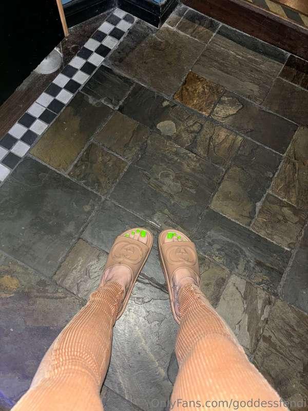 Gucci Gang 💚 how are we feeling about the new pedi?