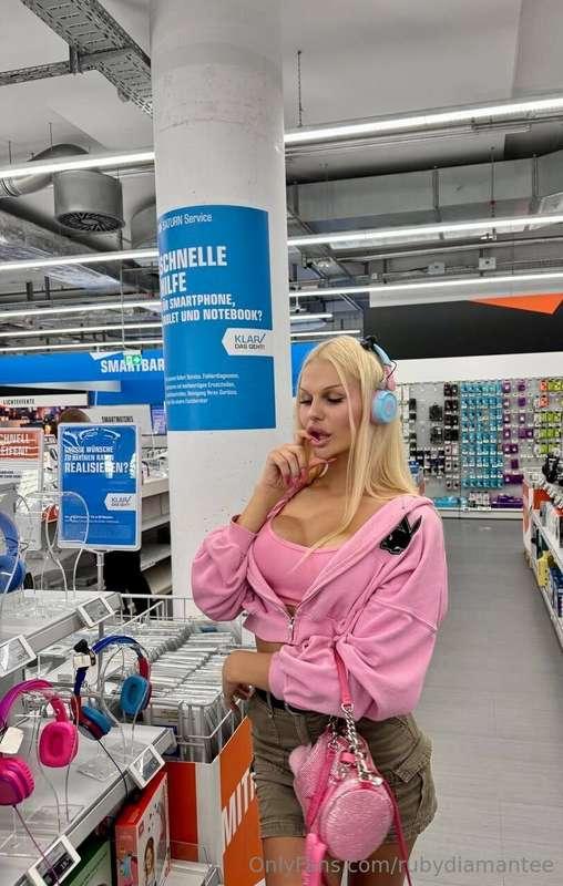 Well, well, well...I'm choosing my new headphones 🎧 Design, ..