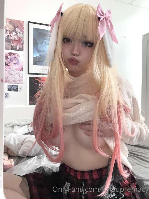 am i cute??🤍🎀
(swipe for a feet pic)