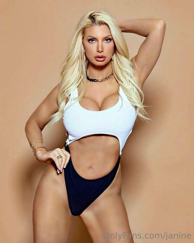 Support Misstress Mommy Brittany Andrews and Visit her VIP P..