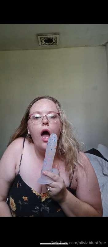 This bj/fuck video is sooo hot it's unlocked on my other pag..