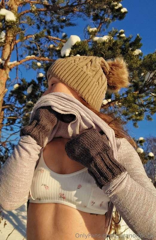 No nudity this time as it was *FREEZING* outside, -25°C!