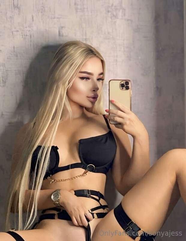 THIS HORNY BLONDE @rich_laluna MADE ONLY TODAY FREE SUBSCRIP..