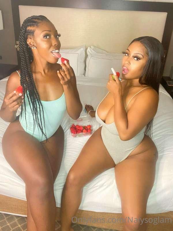 Should I drop a video bundle of me and @mirascarlett ?