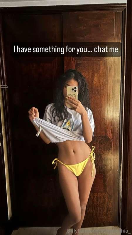 A little behind-the-scenes peek. Get the full story. 🎬