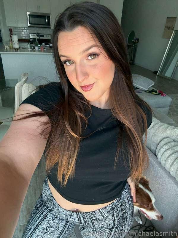 Where would you kiss me first? DM and tell me! 😘