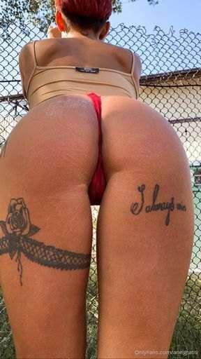 Spoil me with a tip$ if you want to 
see me fuck this tight ..