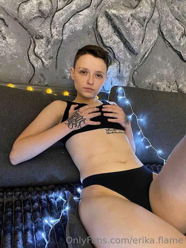 Darling, I'm so horny and at home alone🤤 Let's play a game i..