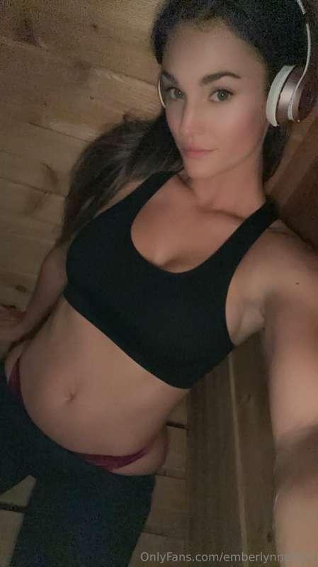 The sauna is for sure going to make my clothes fall off 😈