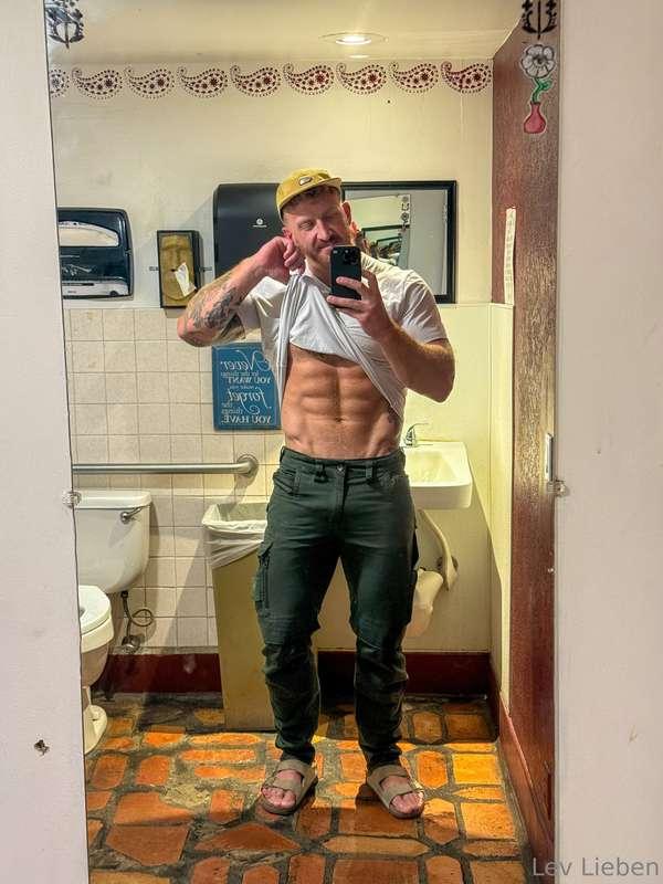 Confidence is my cologne 🕶️