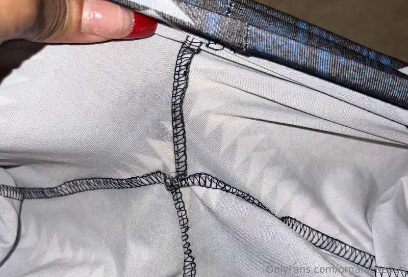I legit cant stop cumming in my pants at work rn , my pants ..