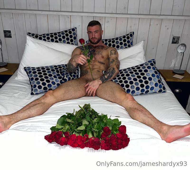 Roses roses and more roses 🌹🌹🌹🌹
