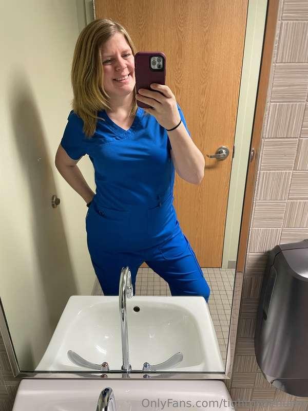 Gooooood morning and happy Friday!! 💙🤍