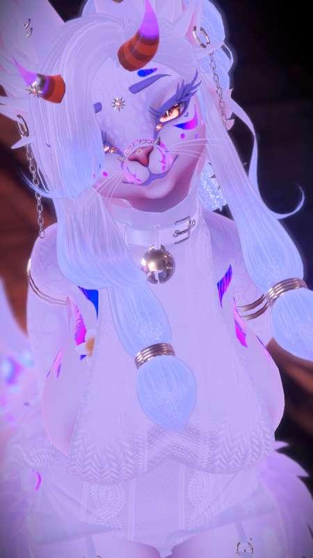 Wanna be hugged by my big mommy milkers?~💕(Free Pics)