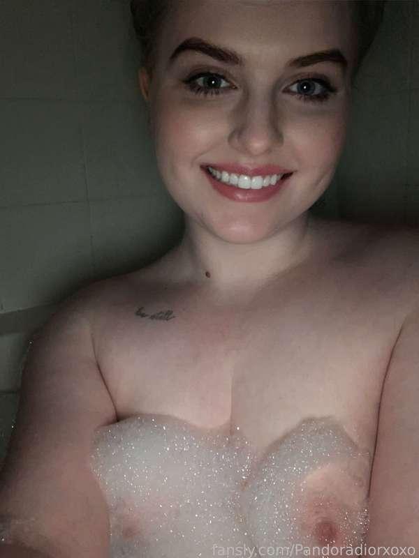 Would you take a bath with me? 🫧🧼

https://fans.ly/r/Pandoradiorxoxo

#fyp #bathtime #bathing #bath #pandorasbox #pandoradior3 #blonde #pale #curvy #young #teen #thicc #foryou #egirl