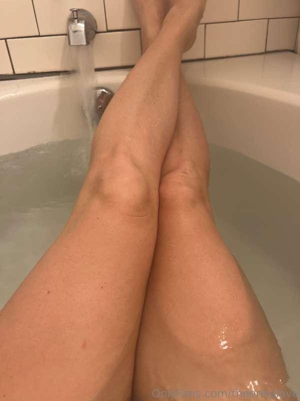 How do you like my pussy hair?