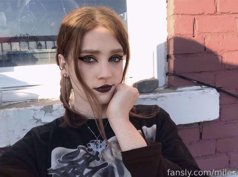I look pretty with cum on my face will you help me with that

 



#fyp #tgirl #transgirl #crossdresser #femboy #goth #altgirl #facial