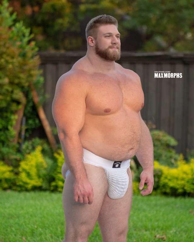 **(2/5)**
***282lbs ➡ 313lbs***

"Guys…what was in that cake..