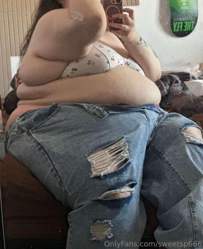 uhhhh i need someone to pull these shut while i suck in 200+..
