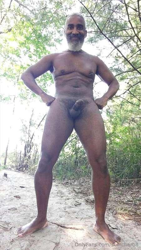 Suck-It Sunday!  #beard #musculardaddy #gay #feet #gaycruisi..