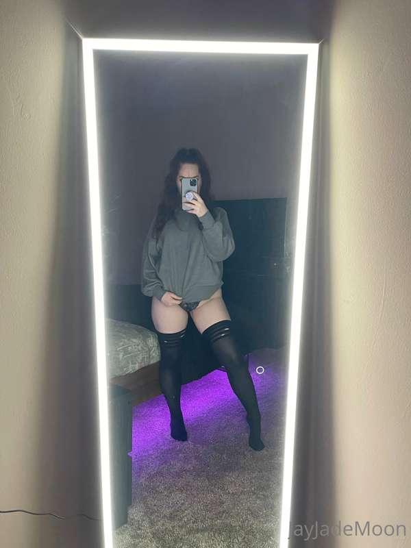 Swipe for a boob reveal 😘