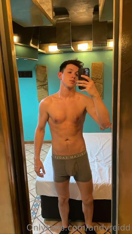 Having fun in the hotel 😏🔥
I made a mess 🥵💦💦💦