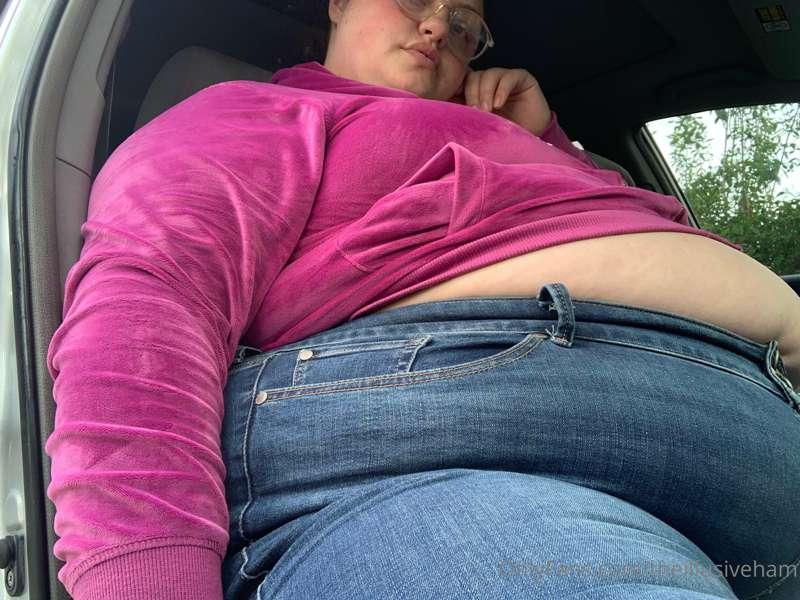 Come on, let’s go get some fooood! I’m soooo hungry! 🐽 🥡 🍕 🍔..