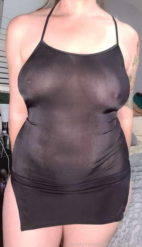 I feel sexiest in black 😘❤️

#fyp #cougar #mature #milf #mommy #stepmom #pawg #curvy #bush #tattoos #bigbooty #tits #ass #sheer #seethrough #littleblackdress #lbd