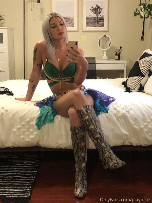the $250 custom britney spears costume i’ll be wearing tonig..