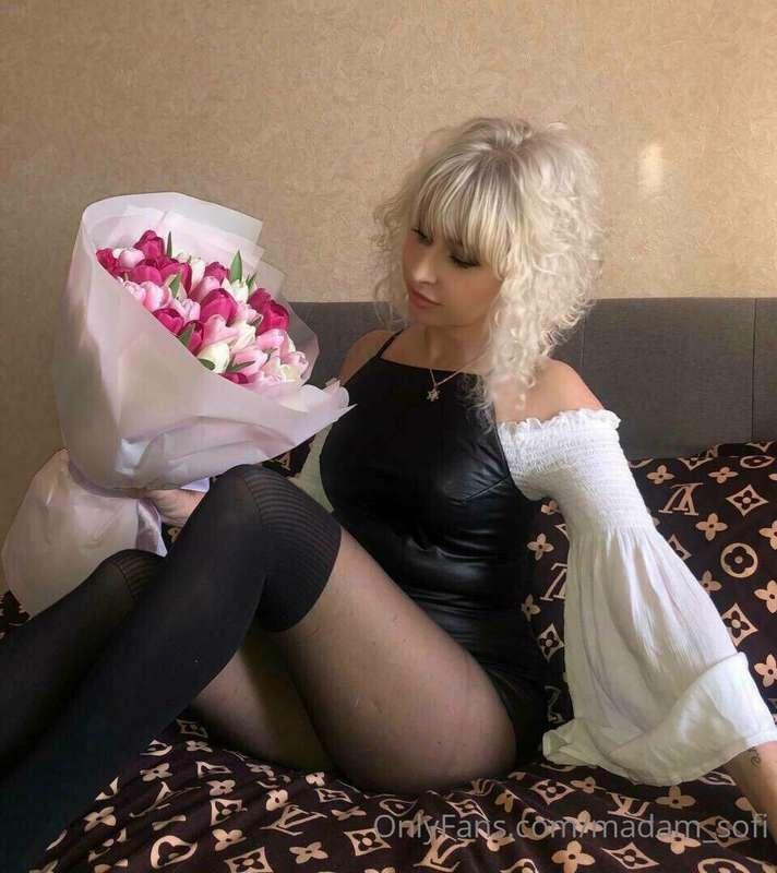 👑 Sometimes you really want to feel like a queen...👑 I need ..