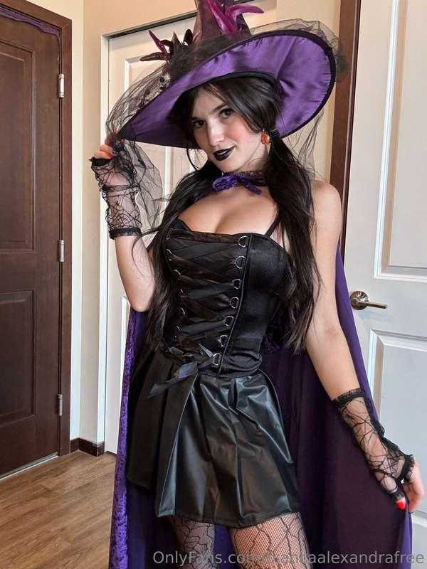 I put a spell on you 😉👻🪄🧙‍♀️