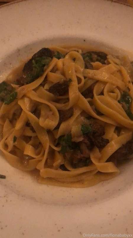 who wants to buy me dinner?? This morel pasta dish was SPECF..