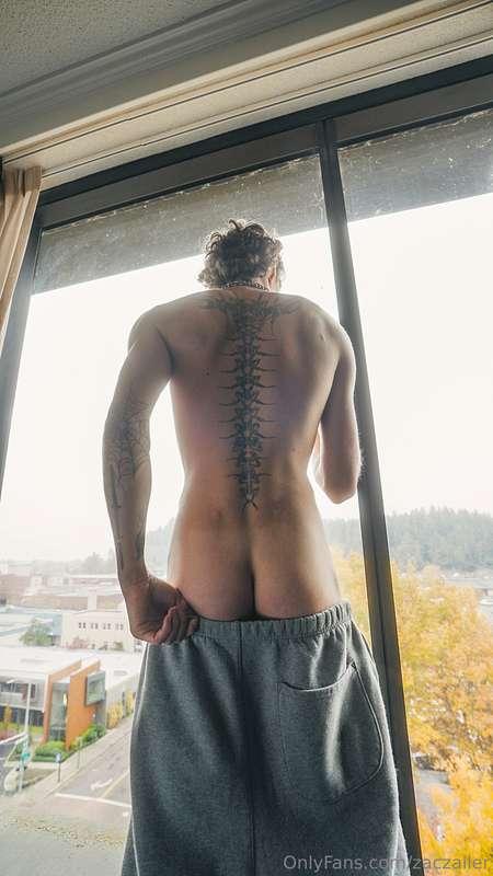 Wanna play a game? Your first move is to DM me 😈