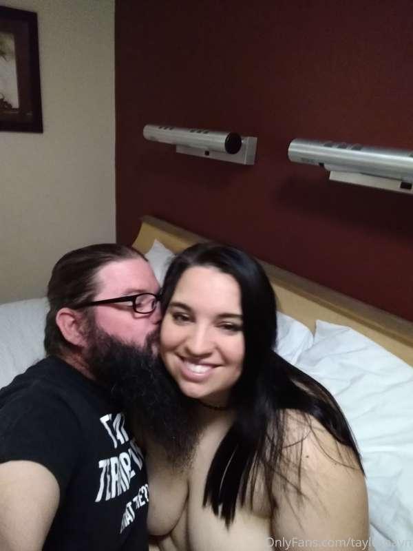 Some behind the scenes action with @sluttiestslut