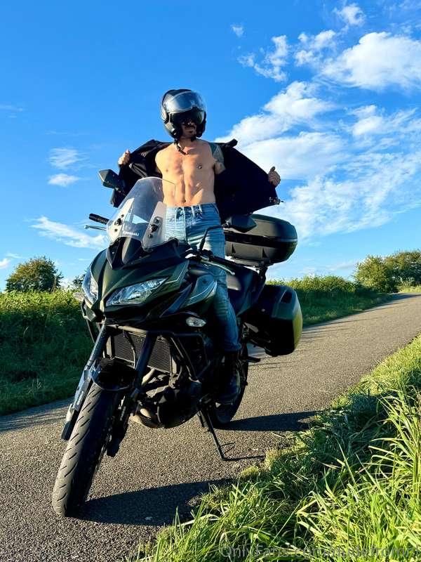 Daddy needs relief after a long ride 💦Made some cool photos ..