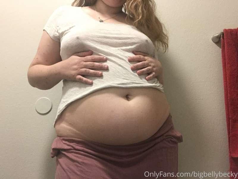 Comfy Saturday 😇🐷 anyone want to tip for help with a pizza o..