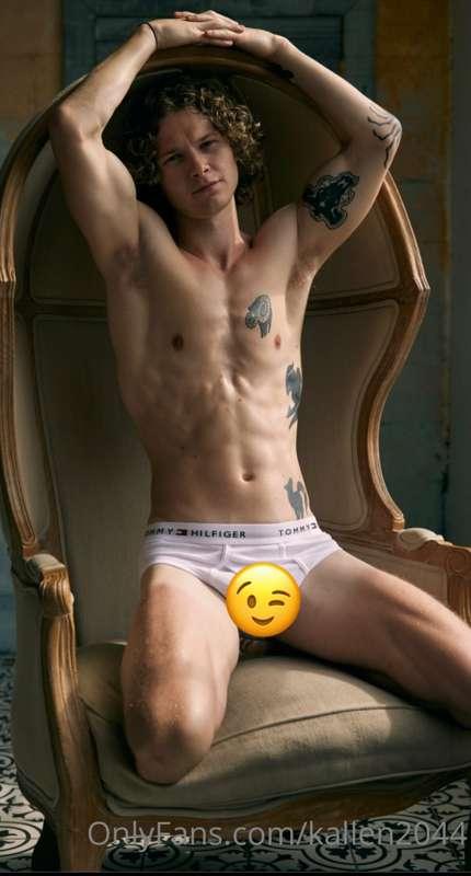 New photoshoot on my paid page @kallenunlocked! I’ll be post..