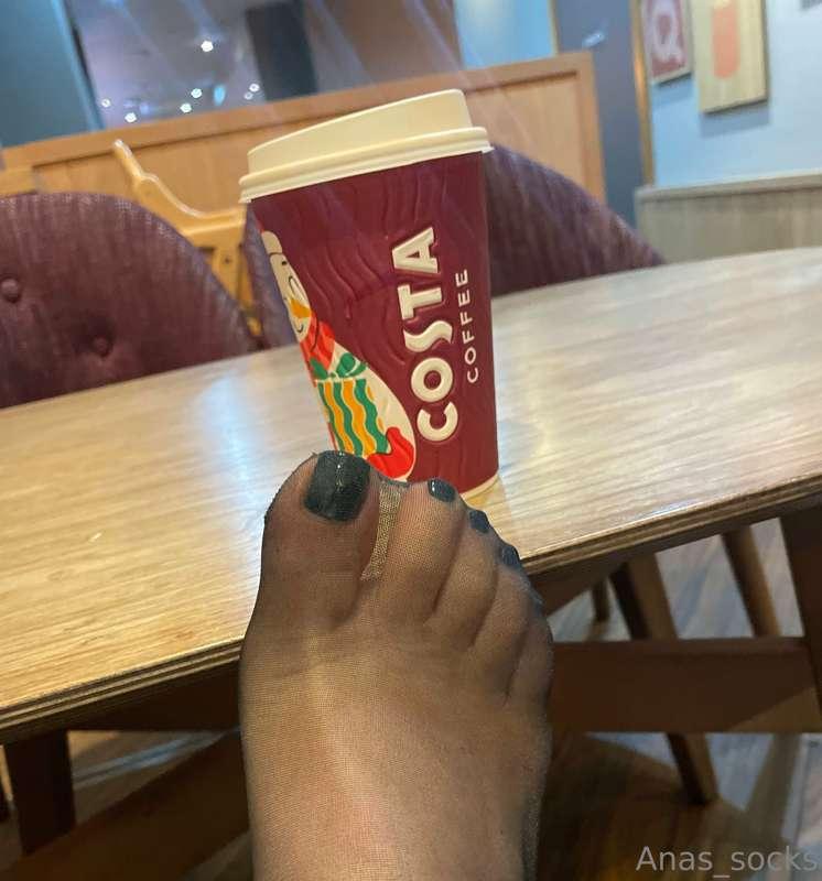 Day #3 
Lucky the one who will soon get them stinky nylons 🥵